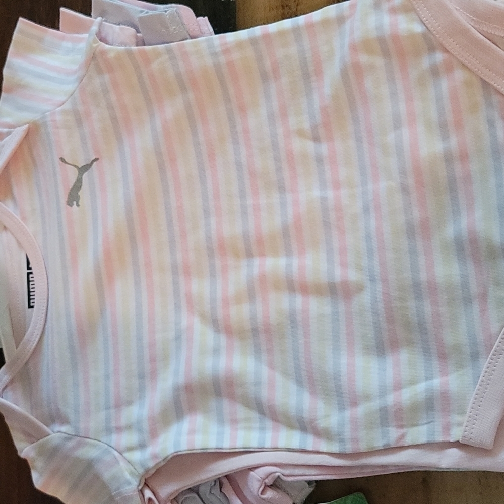 5 Pack Puma Bodysuits 3-6 months - Picture 6 of 8